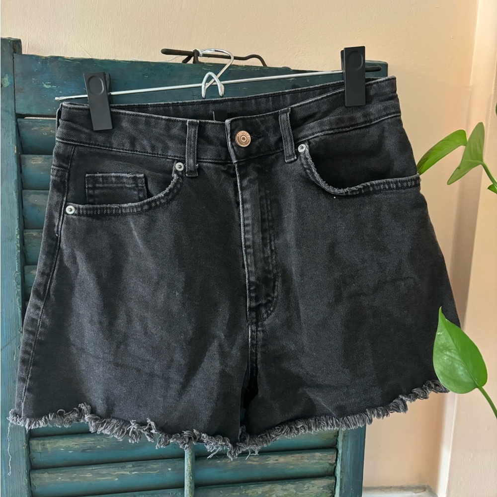 H&M Black Jean Shorts with Distressed Hem